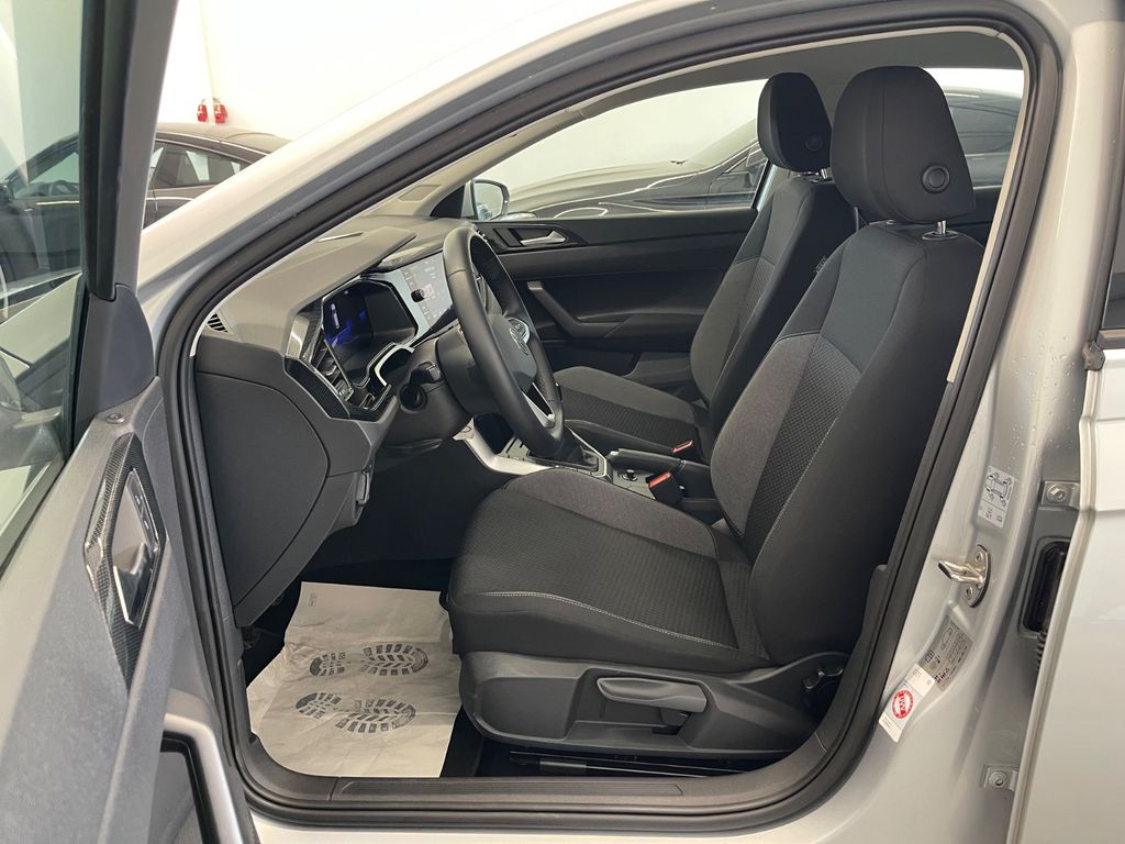 Volkswagen Polo 2023 г. Серебристый, пробег 42400 км