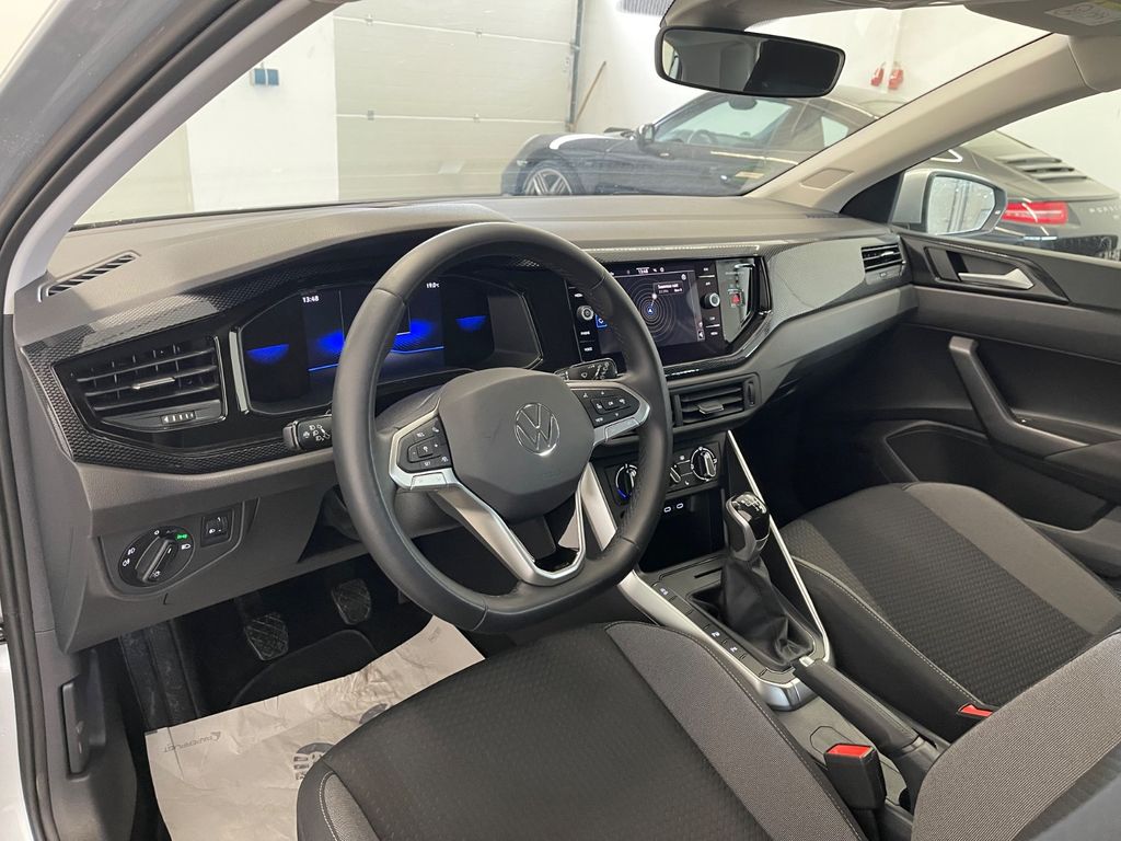 Volkswagen Polo 2023 г. Серебристый, пробег 42400 км