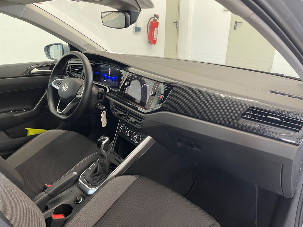 Volkswagen Polo 2023 г. Серебристый, пробег 42400 км