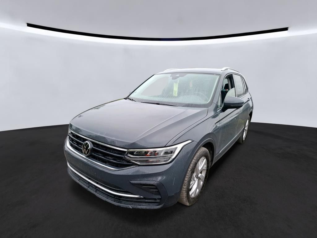 Volkswagen Tiguan 2022 г. Серый, пробег 46700 км