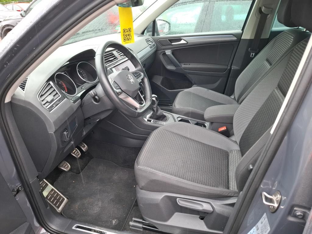 Volkswagen Tiguan 2022 г. Серый, пробег 46700 км