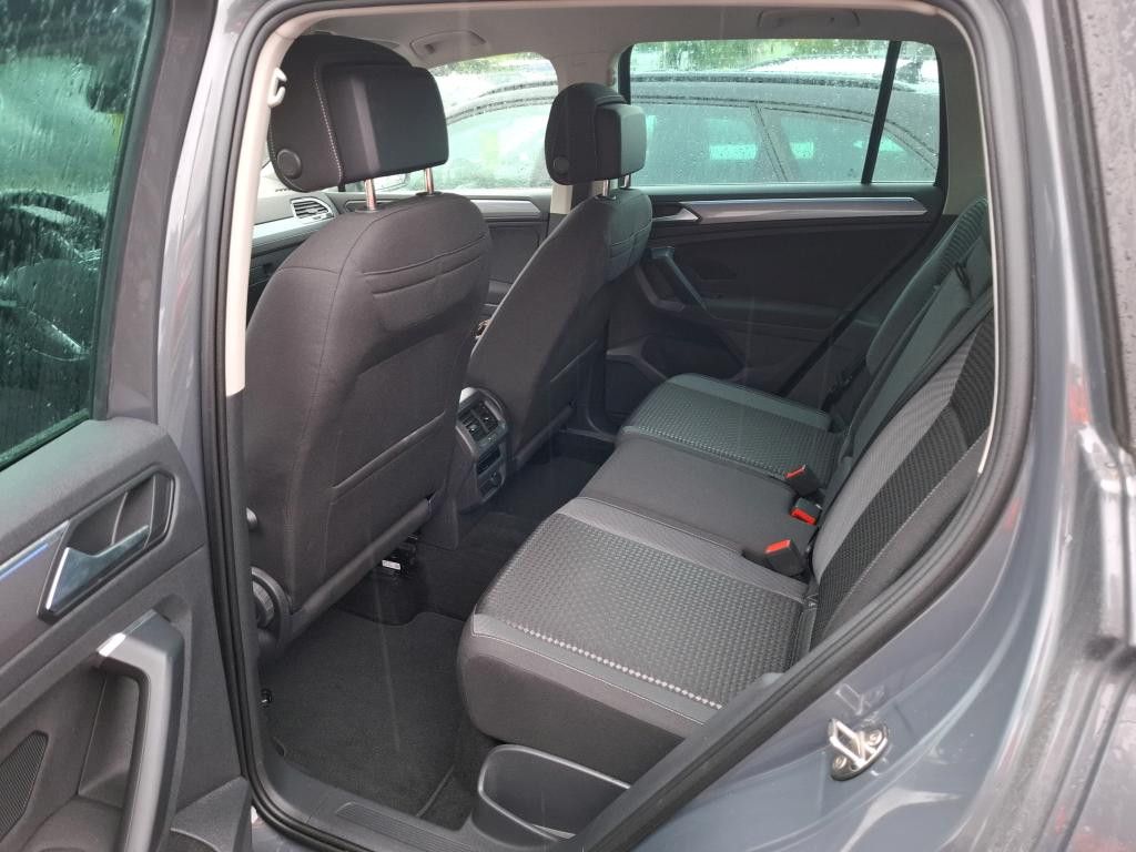 Volkswagen Tiguan 2022 г. Серый, пробег 46700 км