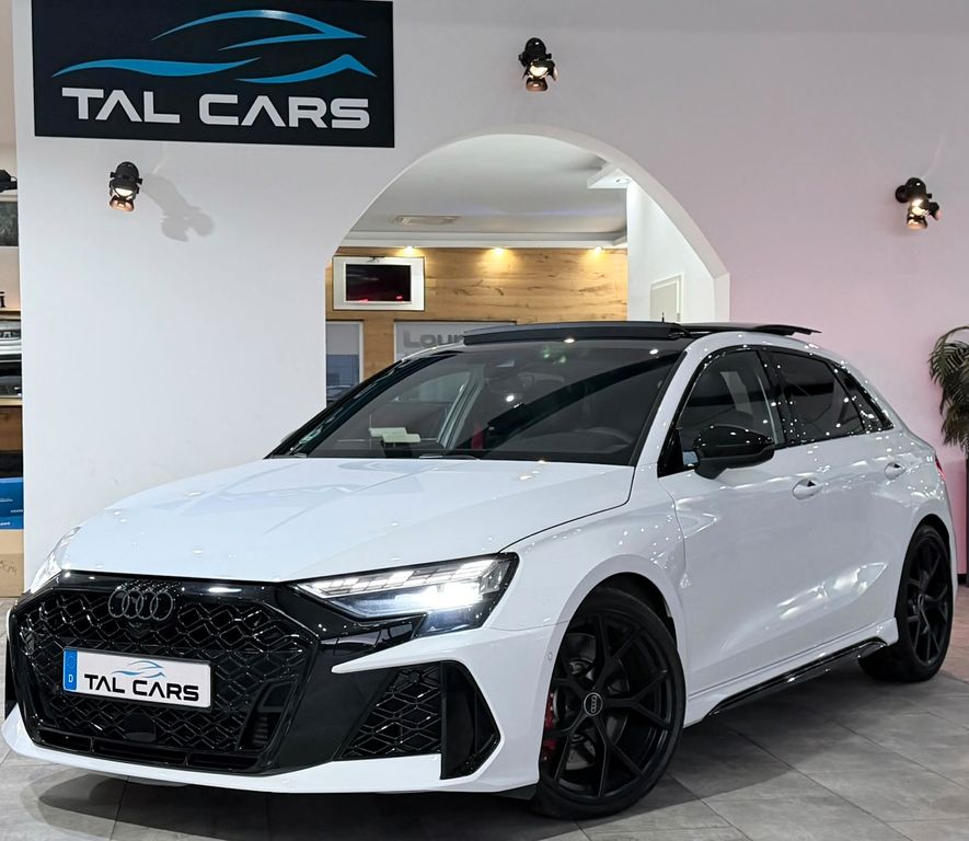 Audi RS3 2025 г. Белый, пробег 38000 км