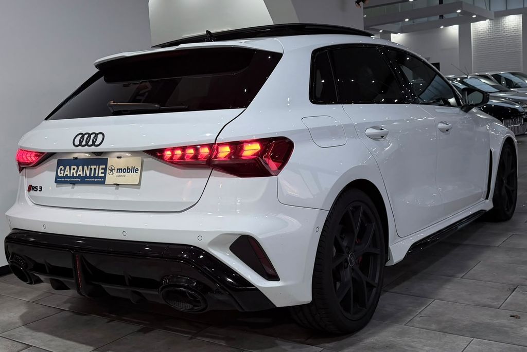 Audi RS3 2025 г. Белый, пробег 38000 км