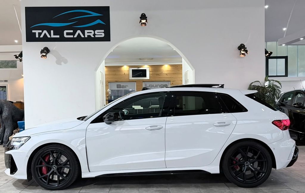 Audi RS3 2025 г. Белый, пробег 38000 км