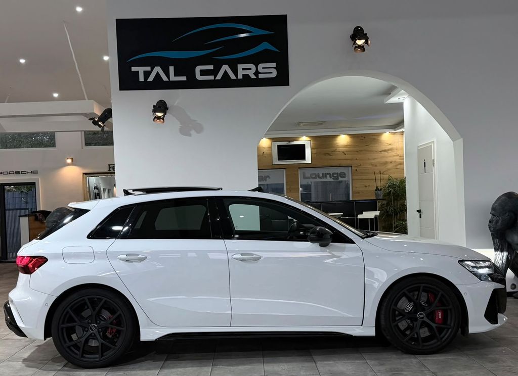 Audi RS3 2025 г. Белый, пробег 38000 км