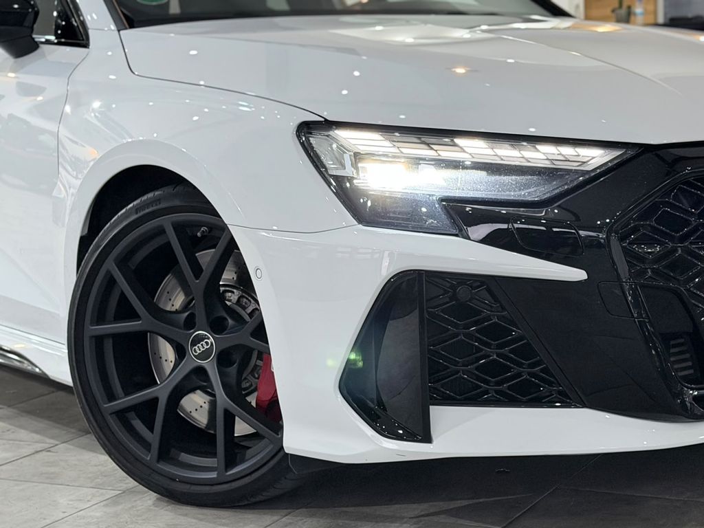 Audi RS3 2025 г. Белый, пробег 38000 км