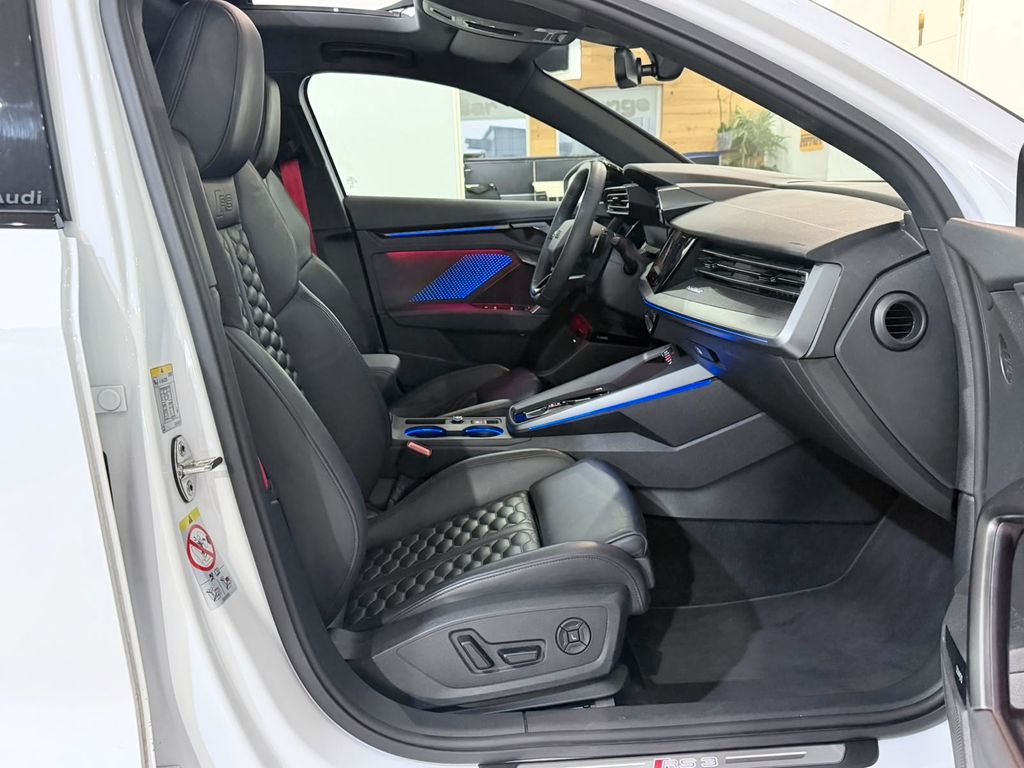 Audi RS3 2025 г. Белый, пробег 38000 км