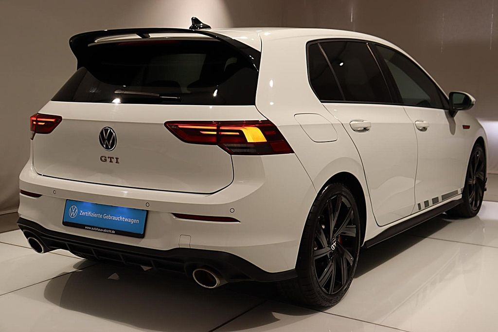 Volkswagen Golf 2022 г. Белый, пробег 53702 км