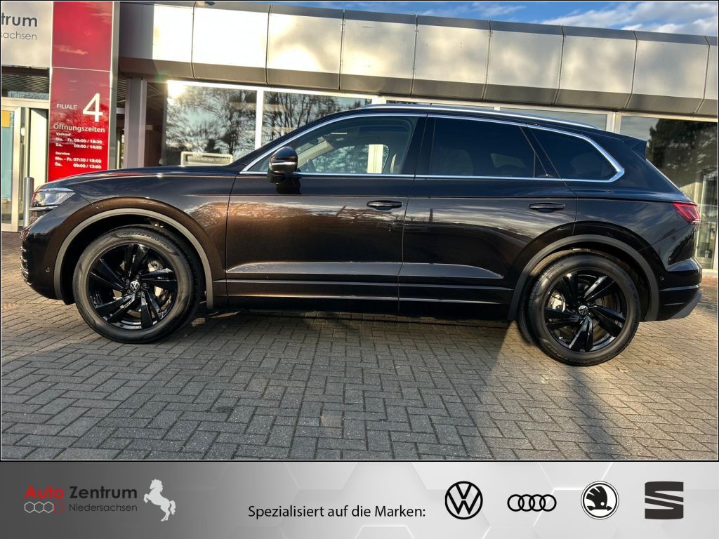Volkswagen Touareg 2025 г. Коричневый, пробег 14000 км