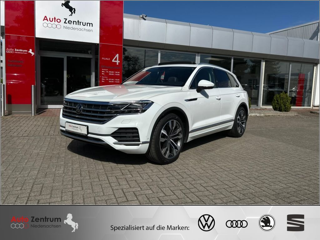 Volkswagen Touareg 2023 г. Белый, пробег 59950 км