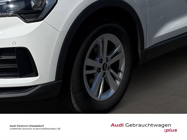 Audi Q3 2023 г. Белый, пробег 44619 км