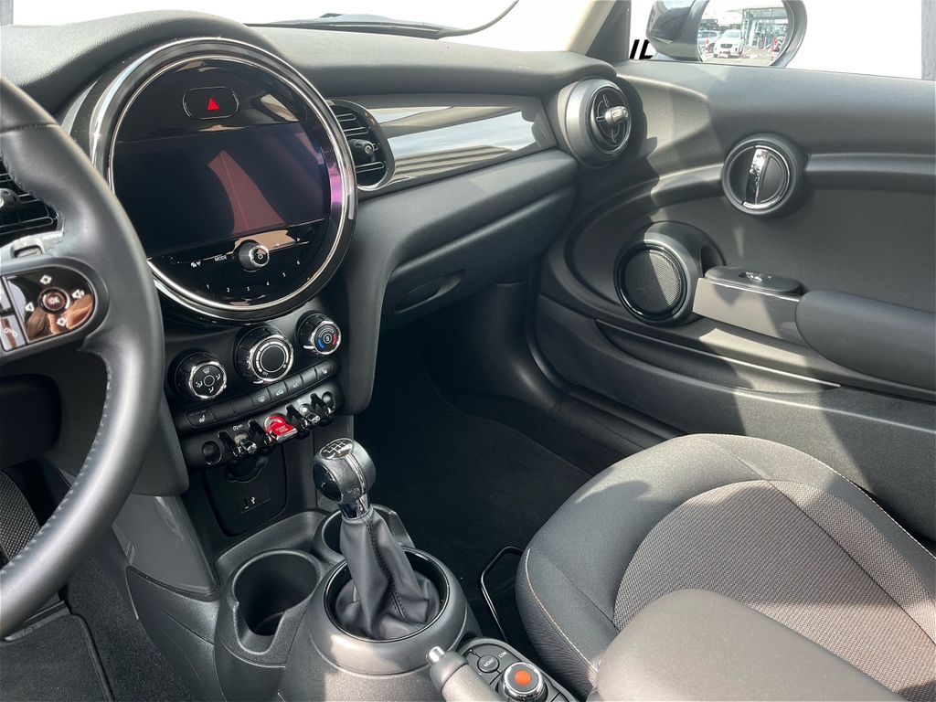 Mini ONE 2022 г. Чёрный, пробег 42684 км