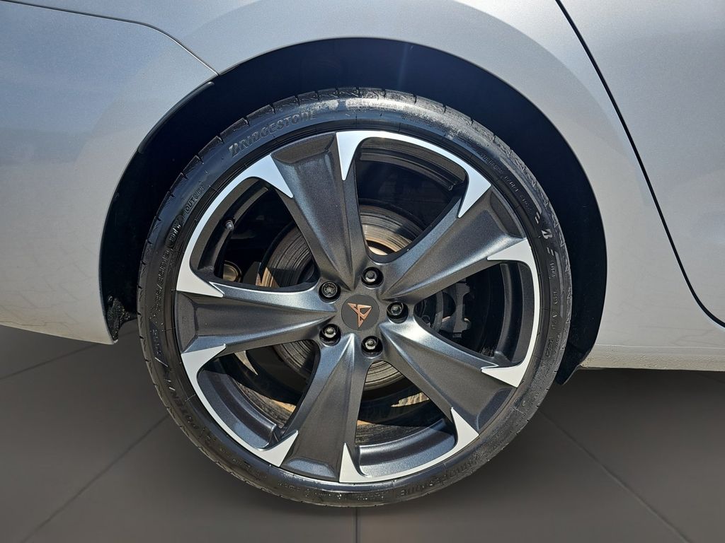 Cupra Leon 2022 г. Серебристый, пробег 46643 км