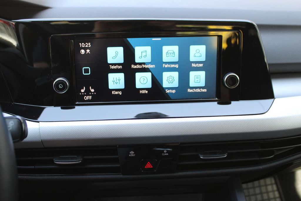 Volkswagen Golf 2021 г. Чёрный, пробег 20638 км