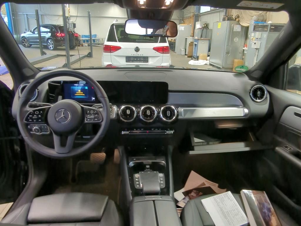 Mercedes-Benz GLB 200 2022 г. Чёрный, пробег 39998 км