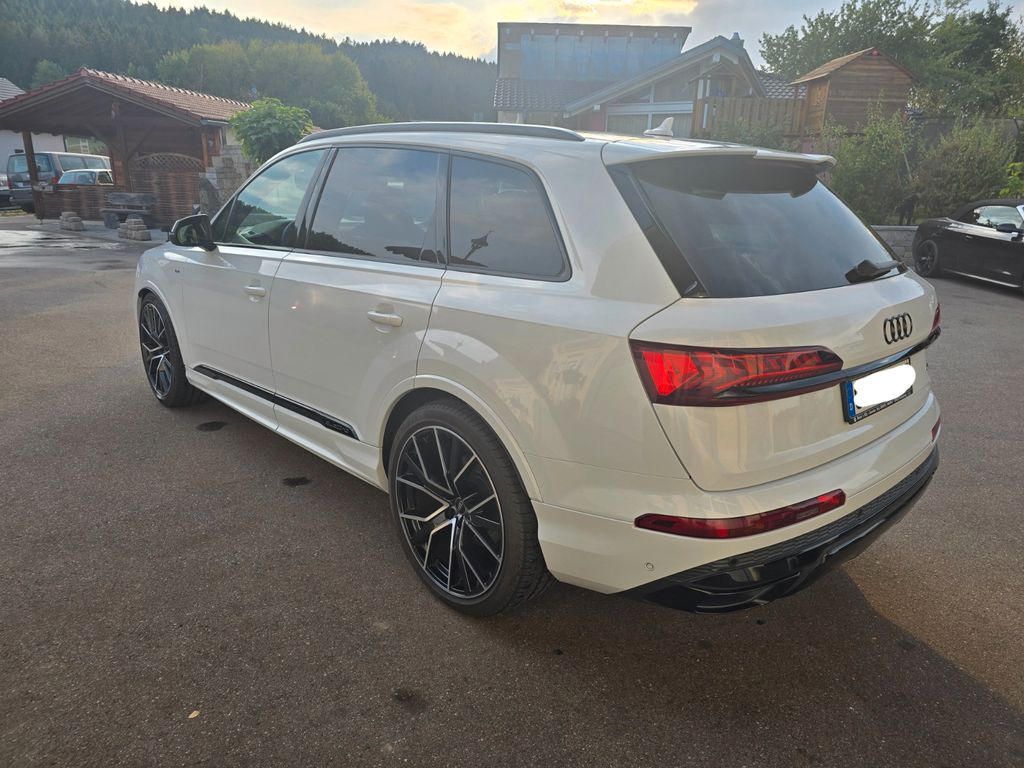 Audi Q7 2023 г. Белый, пробег 38500 км