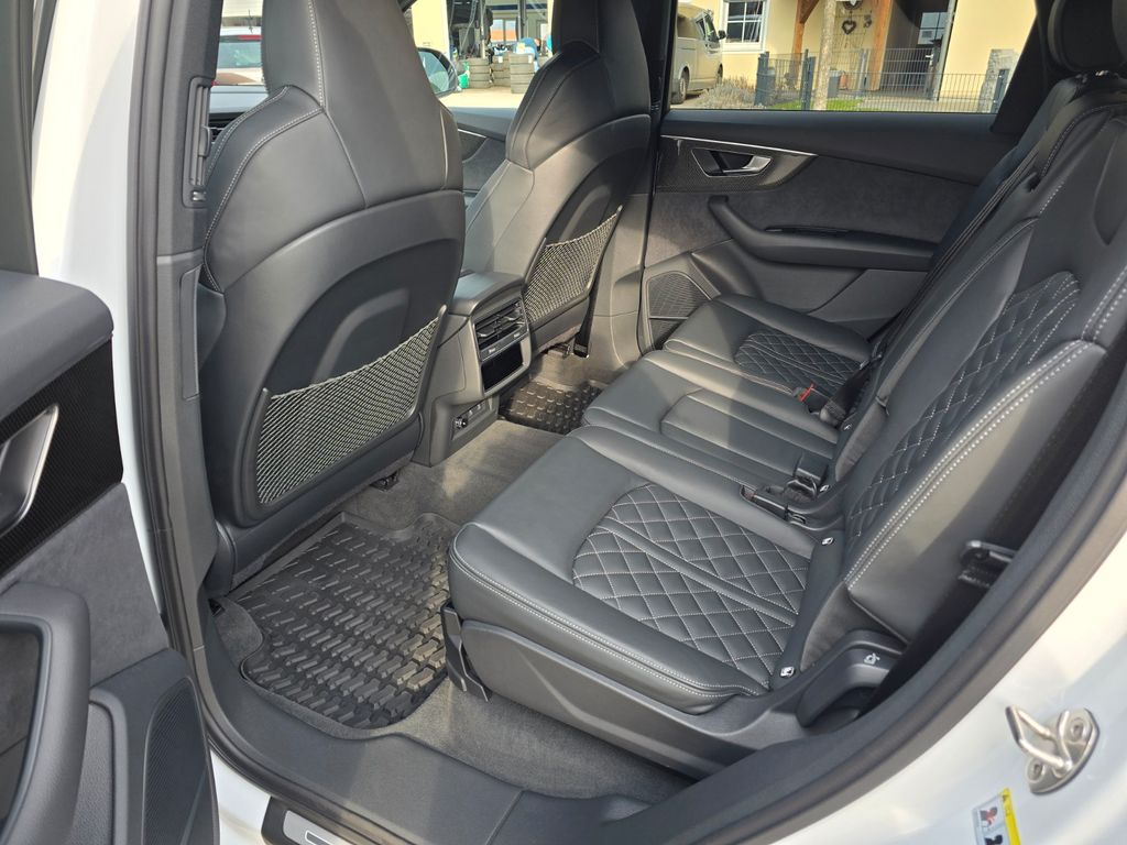 Audi Q7 2023 г. Белый, пробег 38500 км