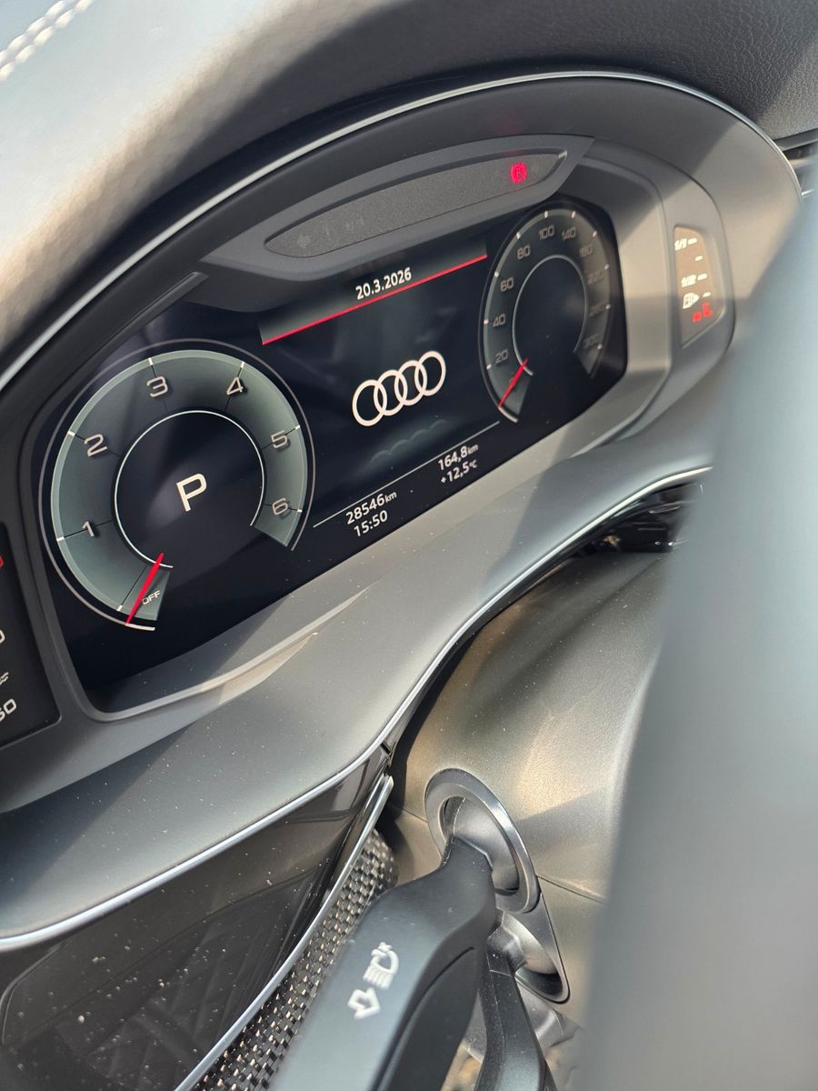 Audi Q7 2023 г. Белый, пробег 38500 км