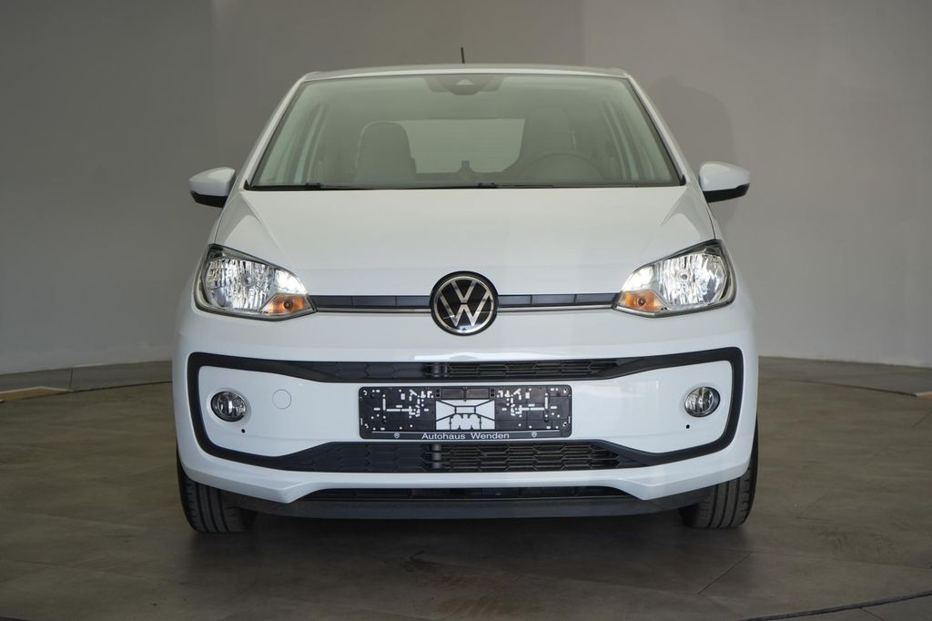 Volkswagen up! 2021 г. Белый, пробег 24000 км