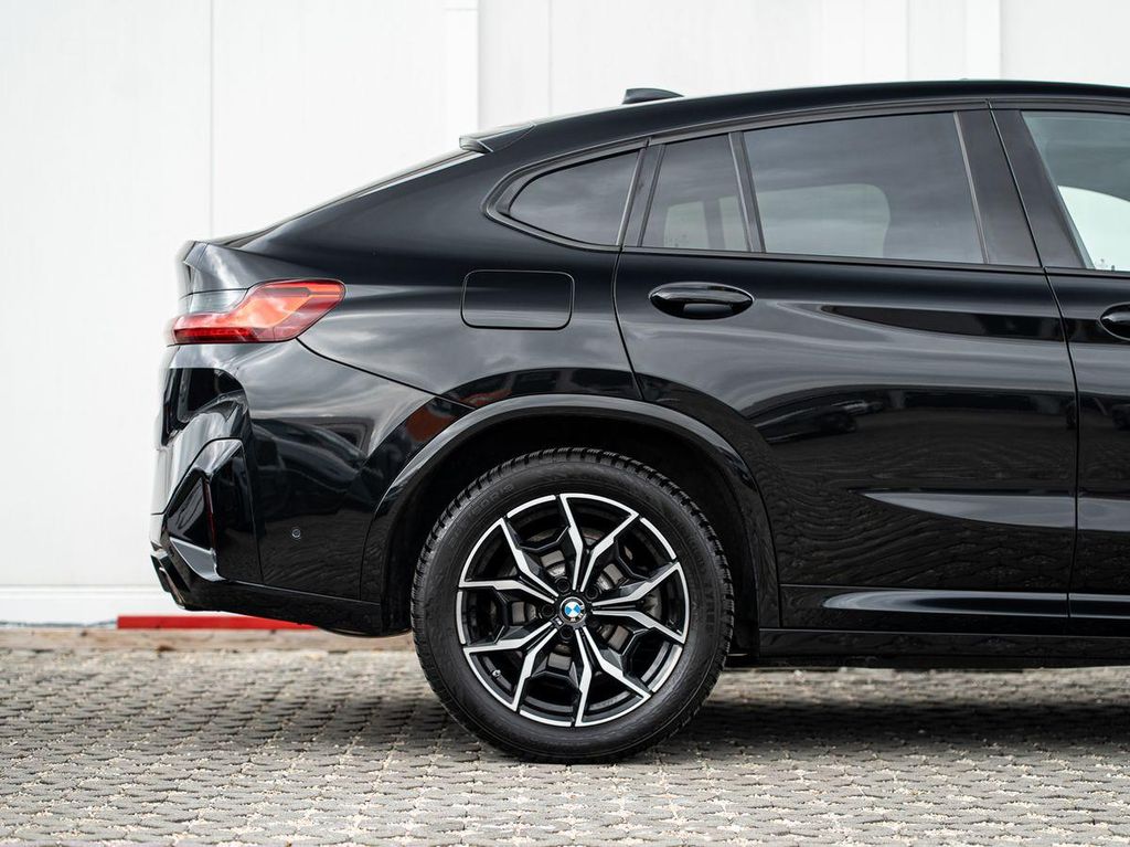 BMW X4 2025 г. Чёрный, пробег 16490 км