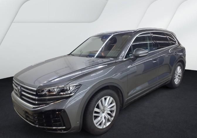Volkswagen Touareg 2026 г. Серый, пробег 26900 км