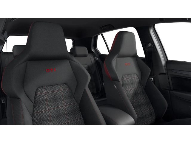 Volkswagen Golf 2024 г. Серый, пробег 15046 км