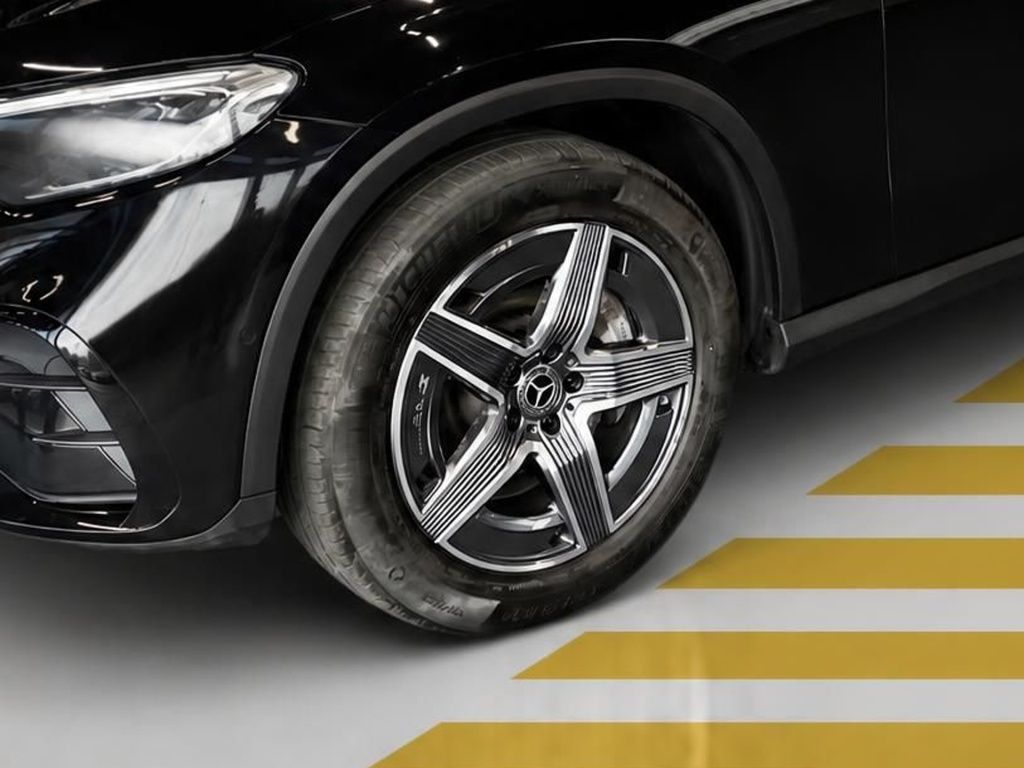 Mercedes-Benz GLC 300 2025 г. Чёрный, пробег 14380 км
