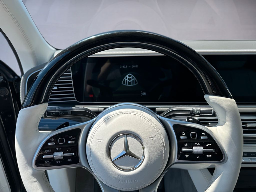 Mercedes-Benz GLS 600 2022 г. Чёрный, пробег 34000 км