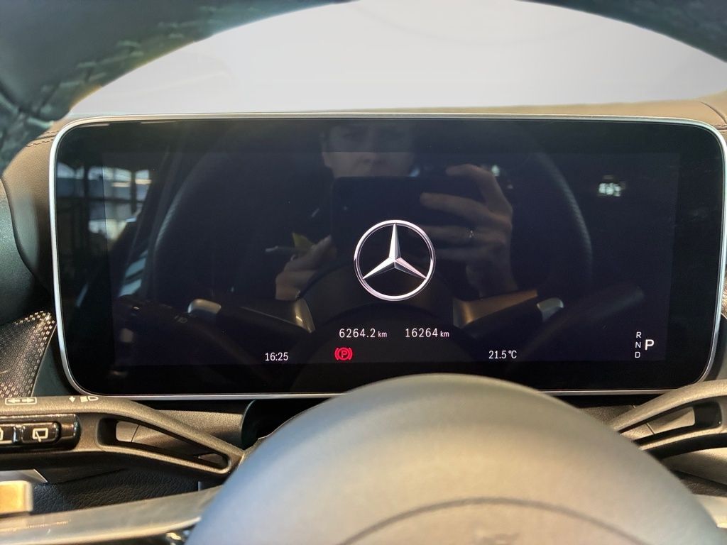 Mercedes-Benz GLC 300 2026 г. Чёрный, пробег 16175 км