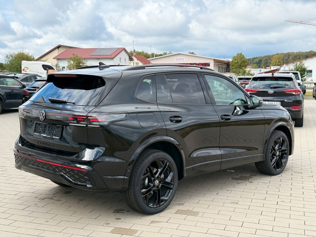 Volkswagen Tiguan 2026 г. Чёрный, пробег 10 км