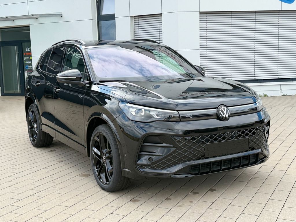 Volkswagen Tiguan 2026 г. Чёрный, пробег 10 км