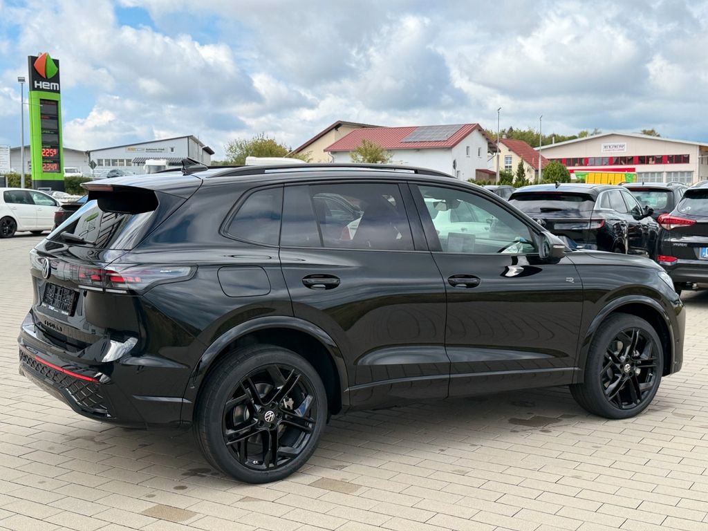 Volkswagen Tiguan 2026 г. Чёрный, пробег 10 км