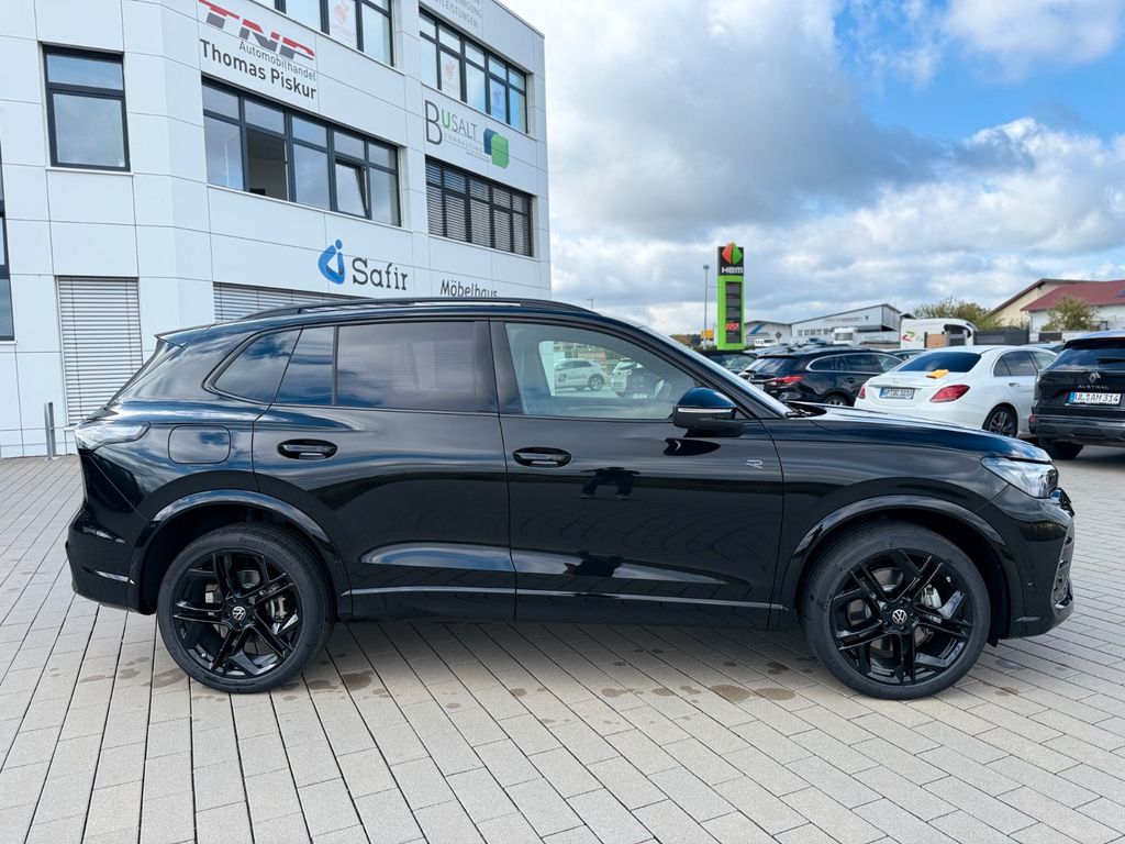 Volkswagen Tiguan 2026 г. Чёрный, пробег 10 км