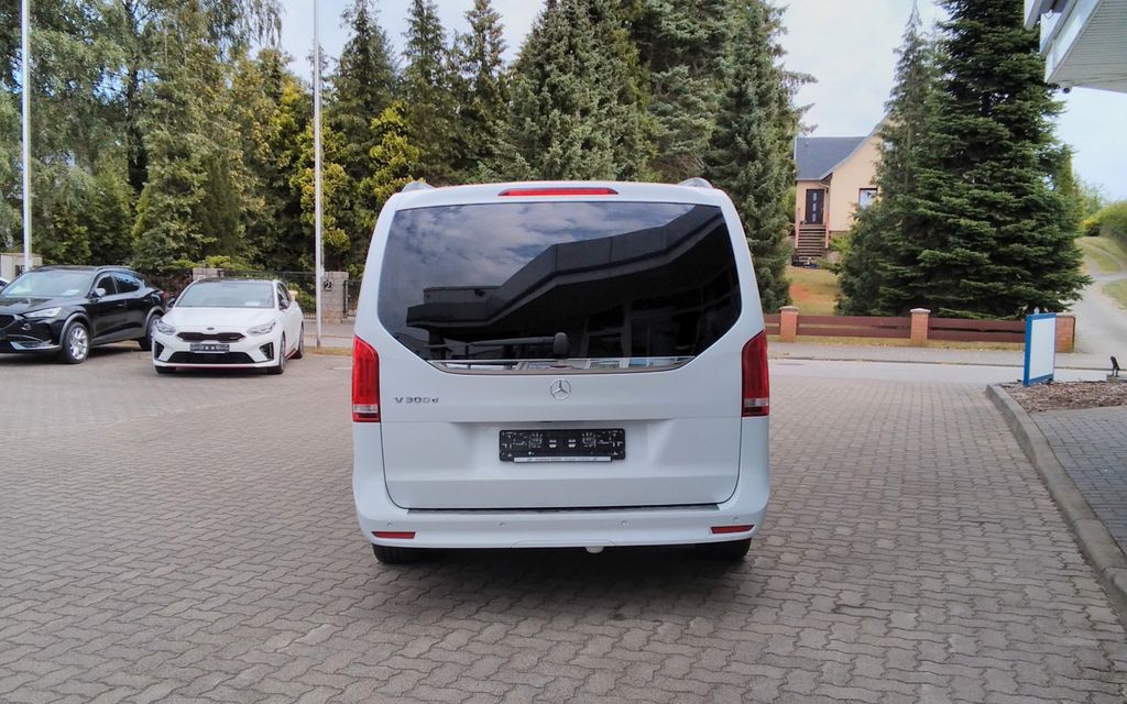 Mercedes-Benz V 300 2023 г. Белый, пробег 56516 км