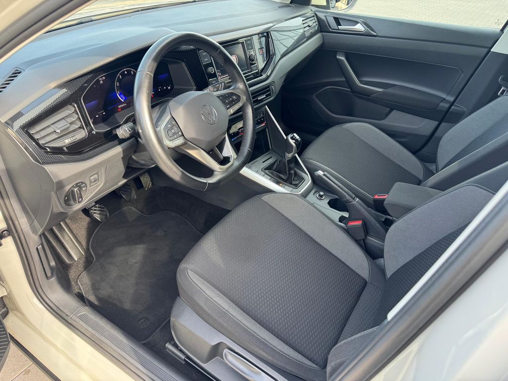 Volkswagen Taigo 2022 г. Серый, пробег 40535 км