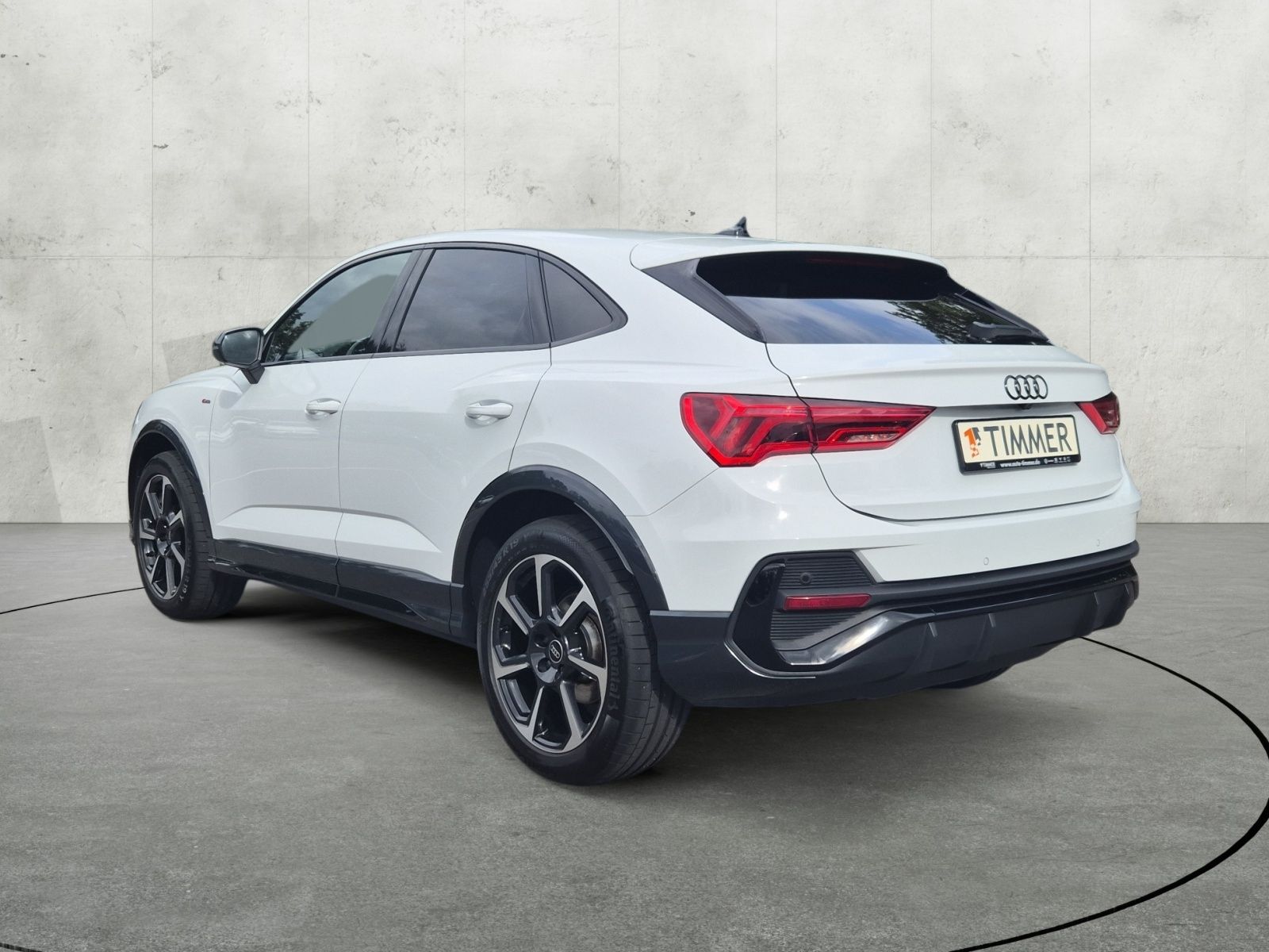 Audi Q3 2025 г. Белый, пробег 39999 км