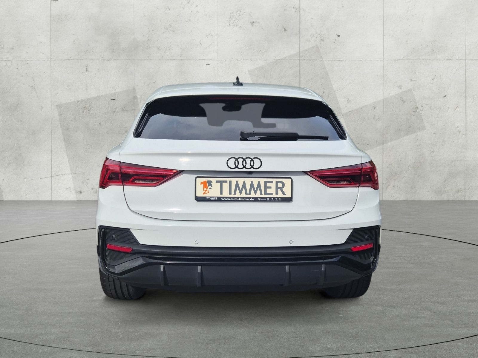 Audi Q3 2025 г. Белый, пробег 39999 км