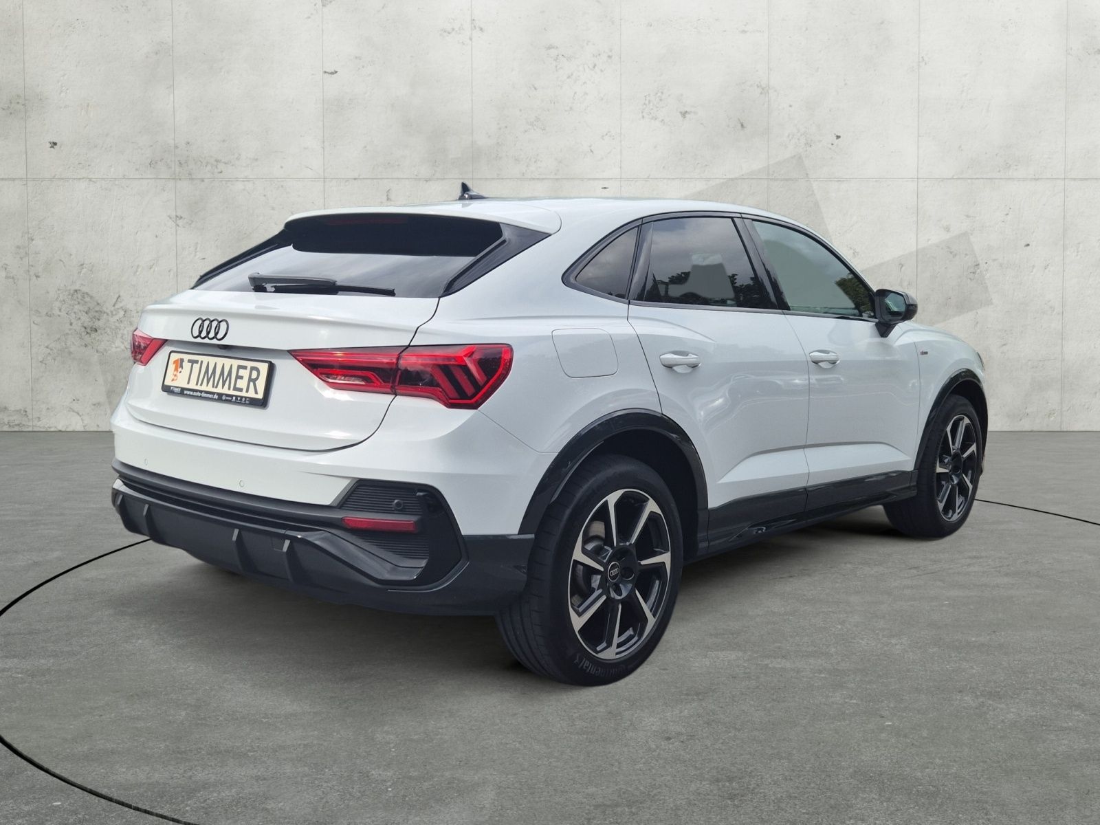 Audi Q3 2025 г. Белый, пробег 39999 км