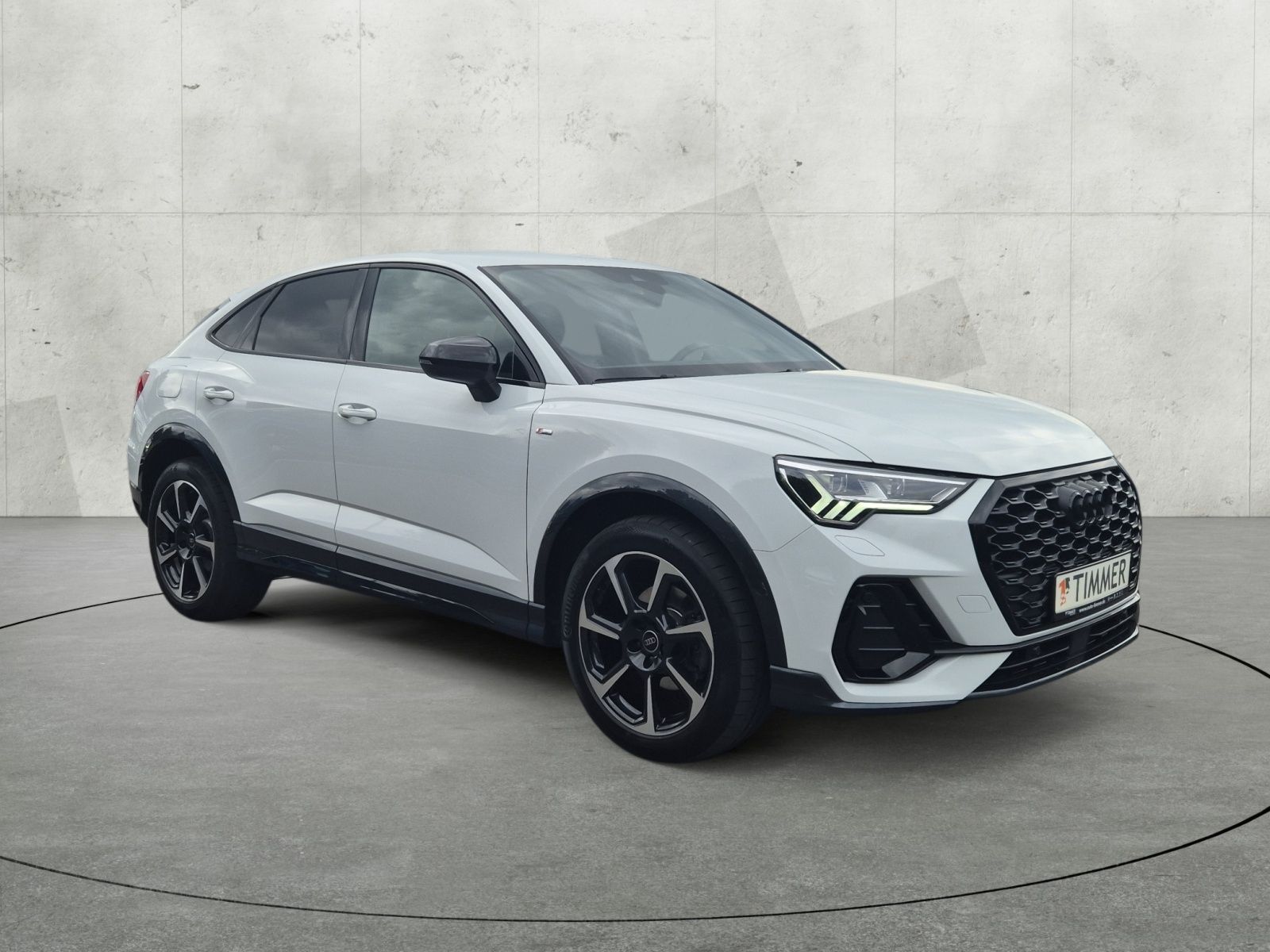 Audi Q3 2025 г. Белый, пробег 39999 км