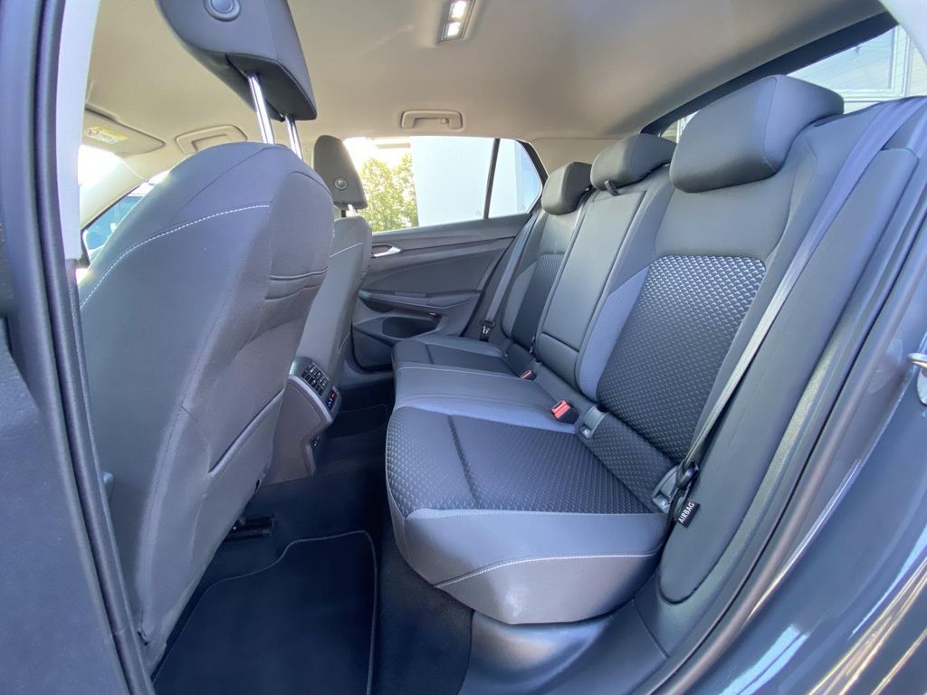 Volkswagen Golf 2023 г. Серый, пробег 41258 км