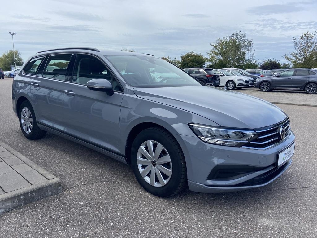 Volkswagen PASSAT VARIANT 2023 г. Серый, пробег 28538 км