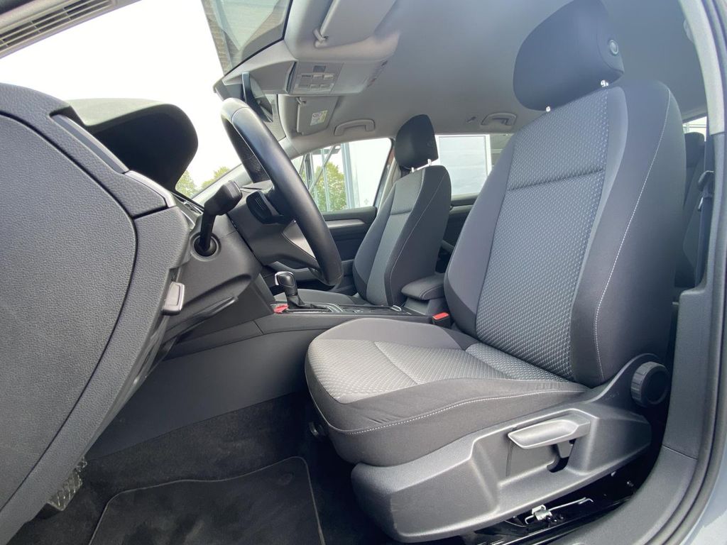 Volkswagen PASSAT VARIANT 2023 г. Серый, пробег 28538 км