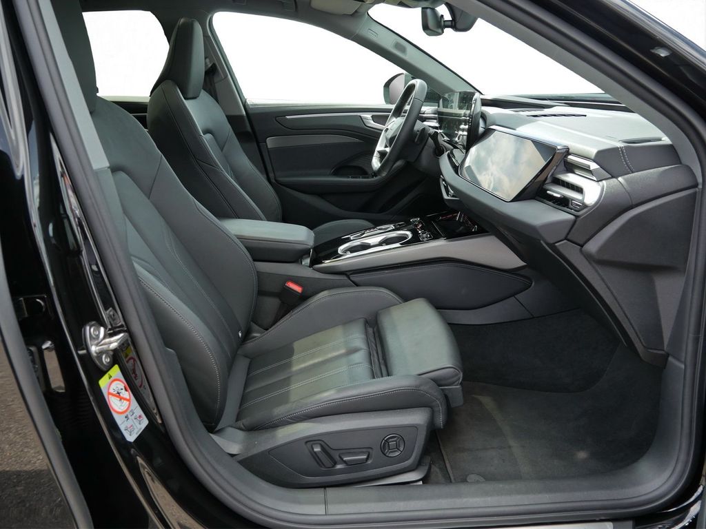 Audi A6 2025 г. Чёрный, пробег 31912 км
