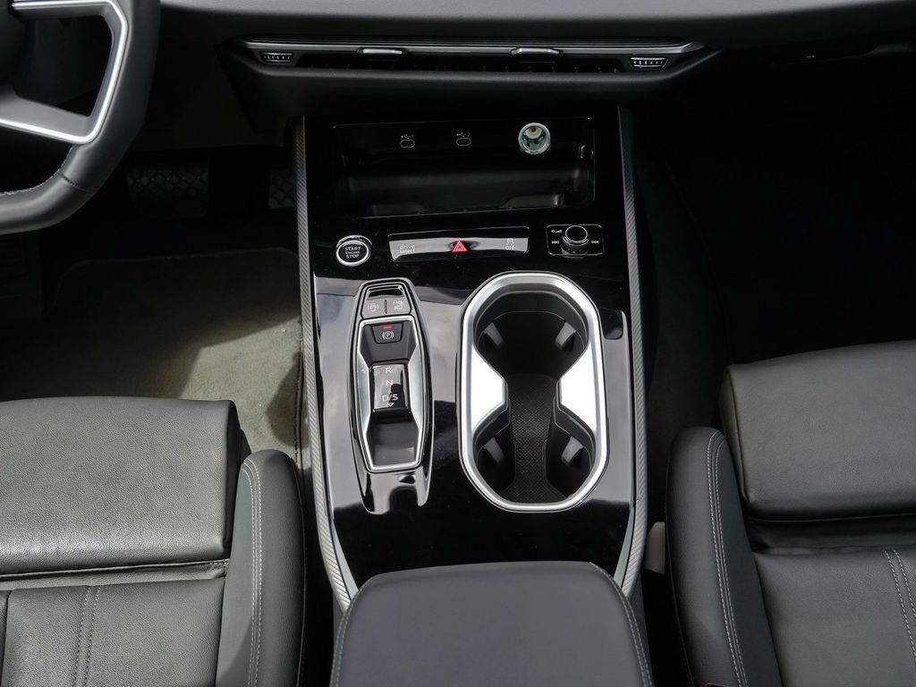 Audi A6 2025 г. Чёрный, пробег 31912 км