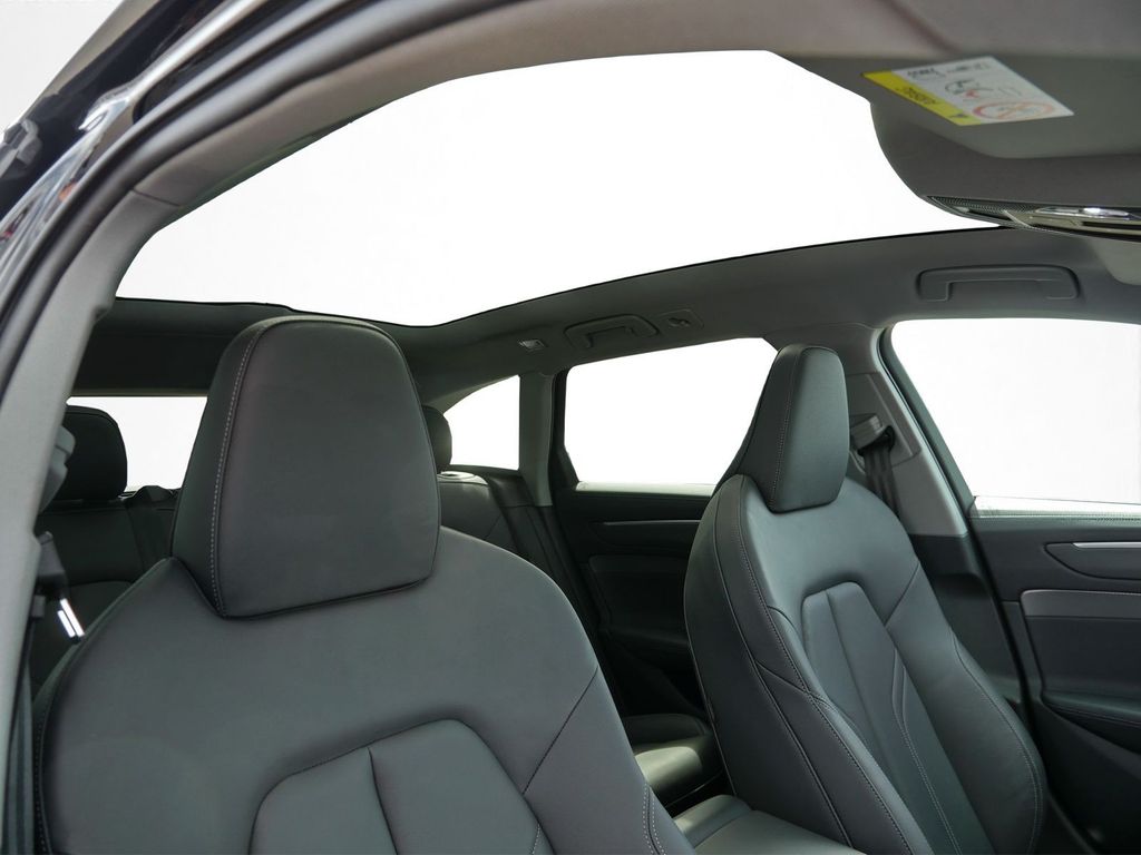 Audi A6 2025 г. Чёрный, пробег 31912 км