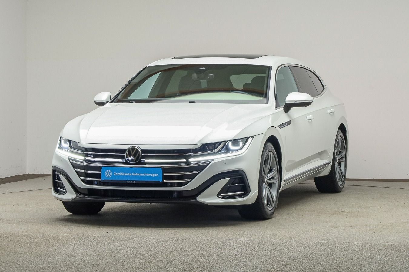 Volkswagen Arteon 2024 г. Белый, пробег 47900 км