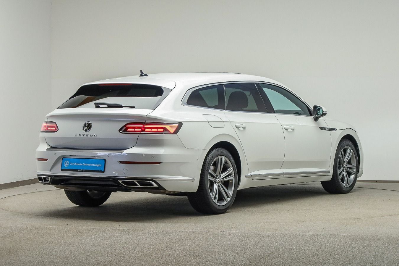 Volkswagen Arteon 2024 г. Белый, пробег 47900 км