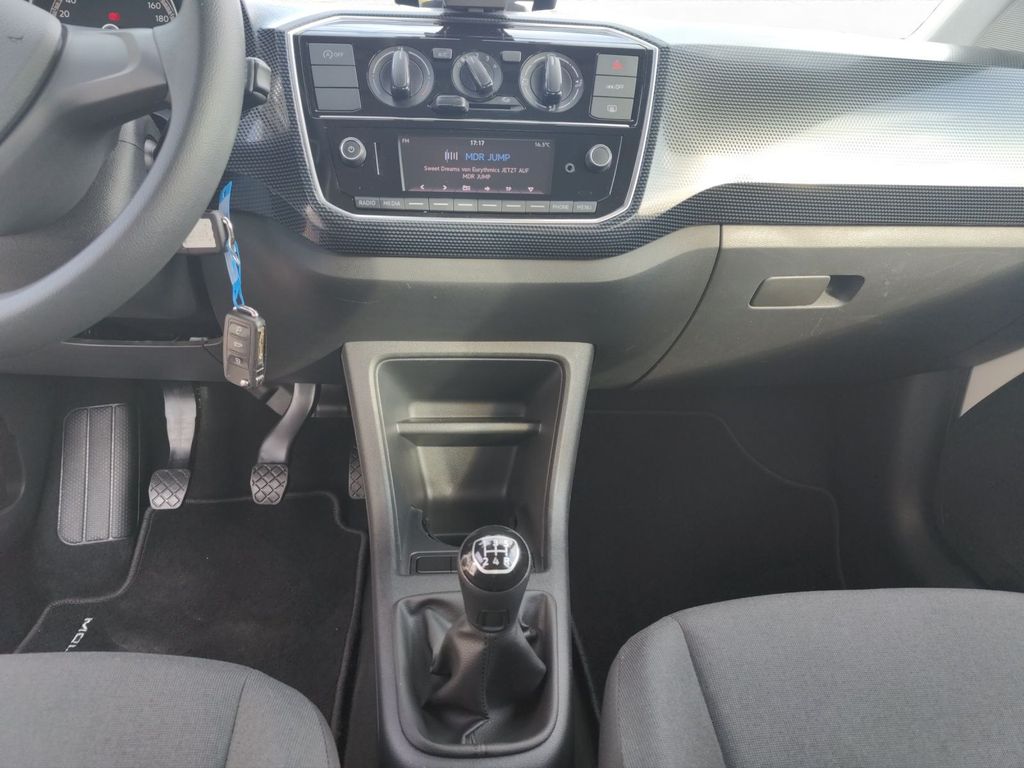 Volkswagen up! 2023 г. Белый, пробег 20931 км