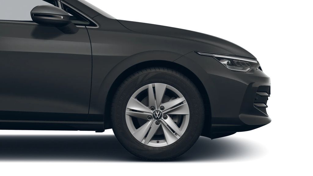 Volkswagen Golf 2025 г. Серый, пробег 15000 км
